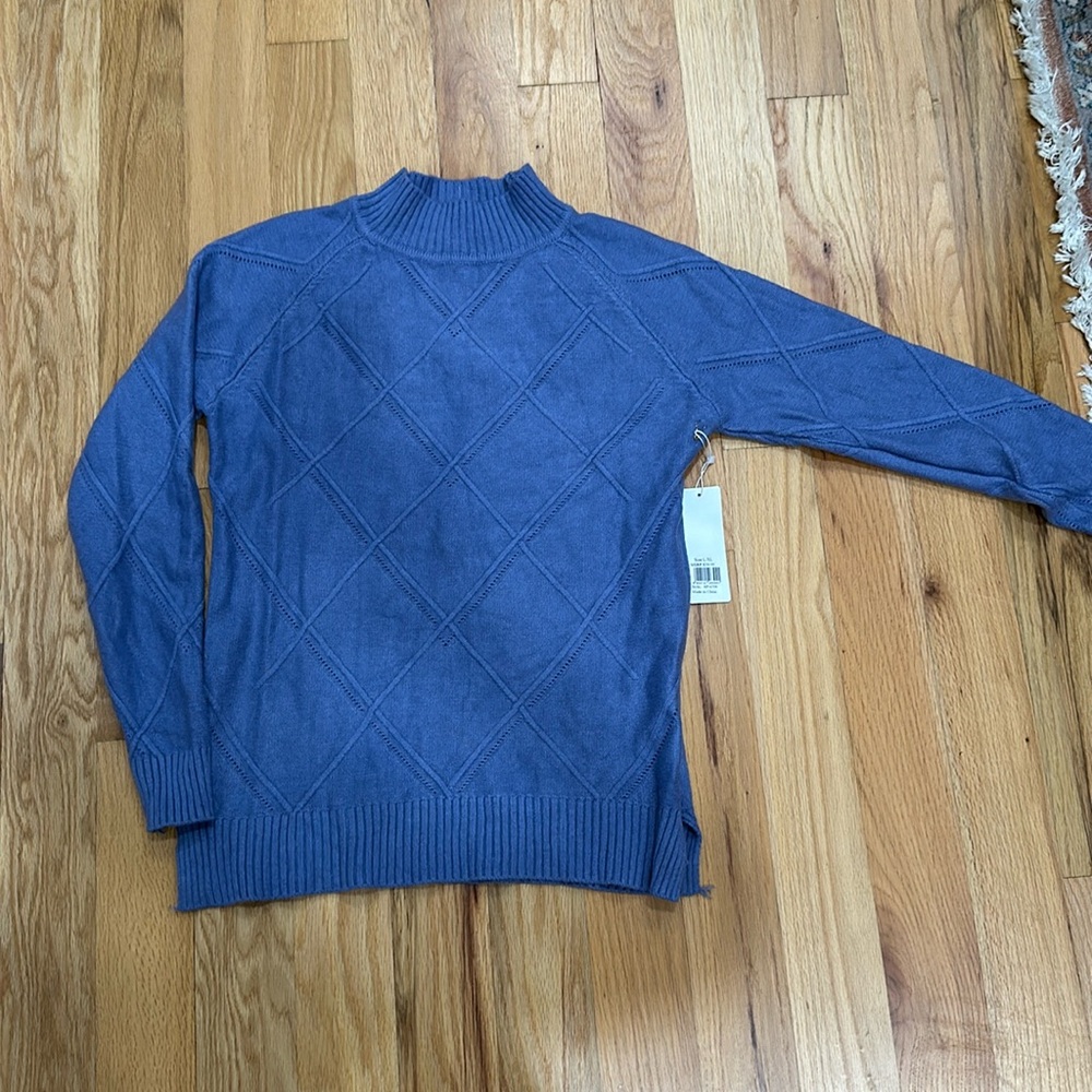 Perry wrinkle sweater xl by Victoria with slits on the size